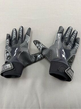 Under Armour Black Gray Football Gloves